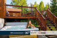 Chalet Brise du Nord with Private Spa and Pool Table & Games - B&B Chertsey