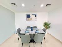 Elegant 2BR Waterfront Apartment Spacious - B&B Sharja