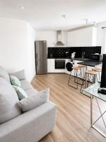 Grand Central House - Classic Two Bedroom - GibraltarStay Apartments - Bed and Breakfast Gibraltar