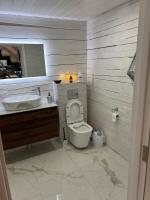 White House - B&B Khudlovo