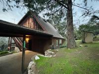 Forest Ridge Cabin - Pet Friendly - Sleeps 10 - B&B Ahwahnee