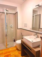 Appartamento con 2 Camere da Letto e Balcone