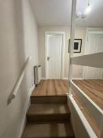 Whitechapel Gem - Spacious & Chic One Bedroom Flat - B&B Londra