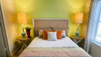 Vibrant Relaxing Retreat Fully Stocked Apartment - Bed and Breakfast Corpus Christi