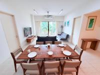 By The Sea Luxury Beachfront Resort 223 - B&B Batu Feringgi