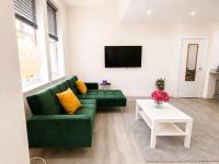 The Lodge - Vibrant 2-Bed Flat with free parking - B&B Cardiff