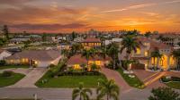 Sunset Dock Pet-Friendly & Steps to Beach - B&B Naples