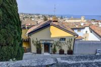 Basquiat - Castello Luxury Apartments - B&B Desenzano del Garda