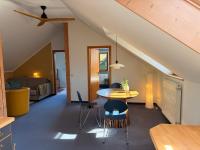 Einladende DG-Wohnung mitten im Starnberger 5-Seenland - Chambres d'hôtes Seefeld
