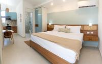 Colonial Romantic Suite with Air Conditioning and Self Check In - B&B Colorado