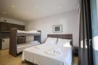 Nisi House Beachfront Sea View - B&B Vatopedio