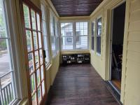 Charming Bungalow on a end st sits on a park - B&B Maplewood