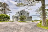 Dog-friendly, bayfront home - gorgeous ocean views, private balcony & fireplace - B&B East Boothbay