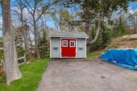 Dog-friendly, bayfront home - gorgeous ocean views, private balcony & fireplace - B&B East Boothbay