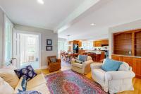 Renovated farmhouse on an acreage with grill, four-bedrooms, & W/D - river views - B&B Brunswick