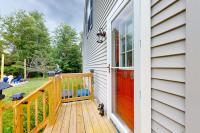 Serene home with a deck, grill, firepit, board games, washer/dryer, & mtn views - Bed and Breakfast East Lamoine