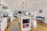 Elegant home with veranda & water view, walk to downtown Boothbay Harbor - Ferienwohnung Boothbay Harbor
