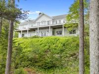 Comfortable bayfront home with beautiful views, large deck & on-site tennis - B&B Seal Cove
