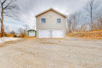 Lake-view two-story home with beach access, wood stove, grill, W/D, & fast WiFi - B&B Greenville