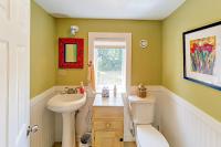 Renovated waterfront cottage with expansive deck, multiple fireplaces, & grill - B&B Lamoine Beach