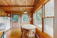 Waterfront cabin with amazing views from the deck & lake access - B&B The Highlands