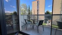 Black Lotus 5 I Self Check-In I Centre I Free Parking - Chambres d'hôtes Banská Bystrica