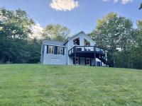 Riverfront home w/ deck, amazing views & firepit - near the best of Maine - Bed and Breakfast Stockton Springs