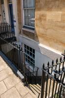 Stylish Garden Flat in Redland-Parking for 5 pounds per day-By FabAccommodation - B&B Bristol