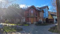 Encantadora Cabaña Esquina Ramayón - B&B San Martín de los Andes
