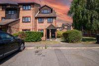 Central Dartford, Parking, WiFi & Workspace, Sleeps 5 - Bed and Breakfast Dartford