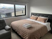 Lovely townhouse-3 bedroom 1 study in coombs - B&B Weston Creek
