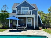 Relaxing guesthouse with pool, stunning views close to beach - B&B Nantucket