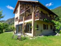 Appartement paisible à Saint-Crepin avec vue sur la montagne - B&B Saint-Crépin