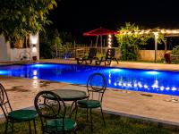 Villa Mouloud - Piscine partagée, nature et calme - Bed and Breakfast Khénifra
