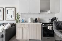 City Lights & Downtown Living 2BR Condo - B&B Toronto