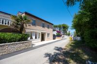 Apartments with parking space Vir - 25155 - Bed and Breakfast Vir