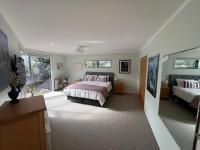 Restful Kerikeri Retreat - Spa, Views and Private Bathroom - B&B Kerikeri