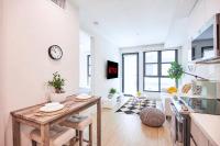 Modern 1BR in Santa Monica King Bed Rooftop Free Parking - Ferienwohnung Los Angeles