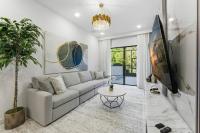 New Luxury 5BR • Walk to SeaWorld - B&B Orlando