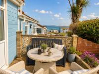 Beach Cottage 43, A stone's throw from the sea - B&B Westward Ho!
