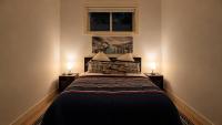 Upscale Private Suite with Separate Entrance - Sleeps 4 - B&B Calgary