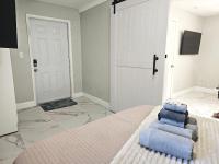 Miami Gardens Cozy 2-Bedroom Private Guesthouse - B&B Miami Gardens