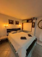 'Round the Corner - B&B Pirano