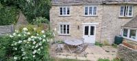 Characterful Cotswold cottage - B&B Cirencester