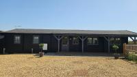 Cabin - Sleeps 6 - Free Parking & Garden - B&B Cambridge