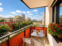 Newly Built Apartment with Free Parking & Balcony - B&B Prague
