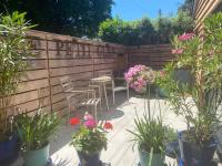 Le Petit Glen in Uplyme, situated on the river lym footpath into Lyme Regis - B&B Uplyme
