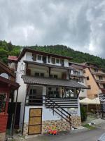 Pensiunea Flora - PISCUL NEGRU - Chambres d'hôtes Cumpăna