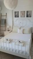 Skyline Vista - Sea View Apartment with Free Parking - B&B Piraeus