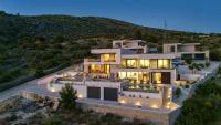 Luxury Imperial Sea Horizon Villa - B&B Seget Vranjica